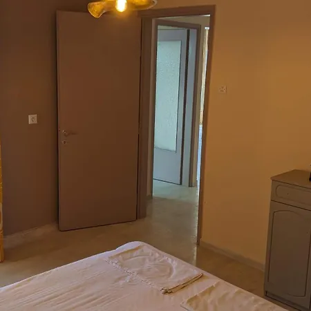 Beachfront Apartment *