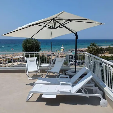 Beachfront Apartment Nea Moudania